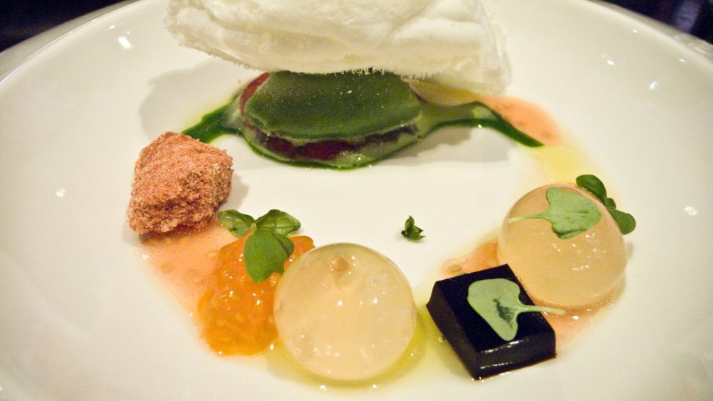 Tomates, basilic et huile d'olive, saveurs méditerranéennes