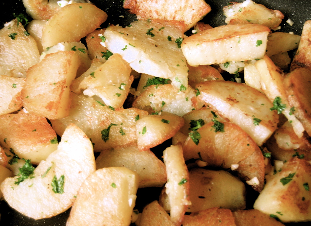 Pommes de terre sarladaises dorées à la graisse de canard, accompagnement du magret
