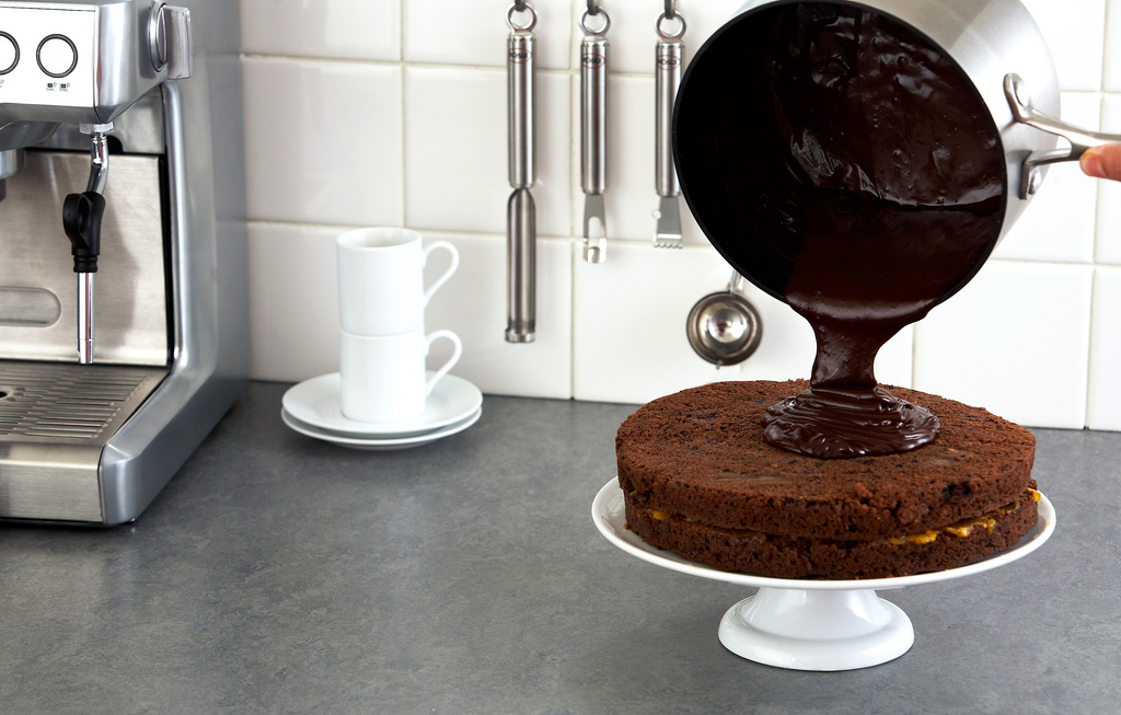 Ganache au chocolat brillante, base des truffes d'appellation